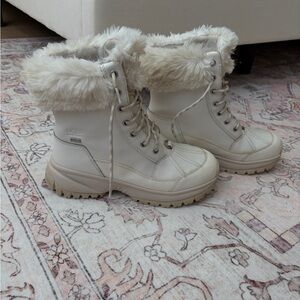 UGG Yose Fluff Boots